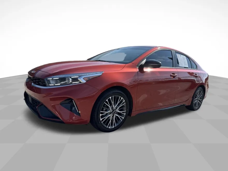2022 Kia Forte GT-Line photo 1
