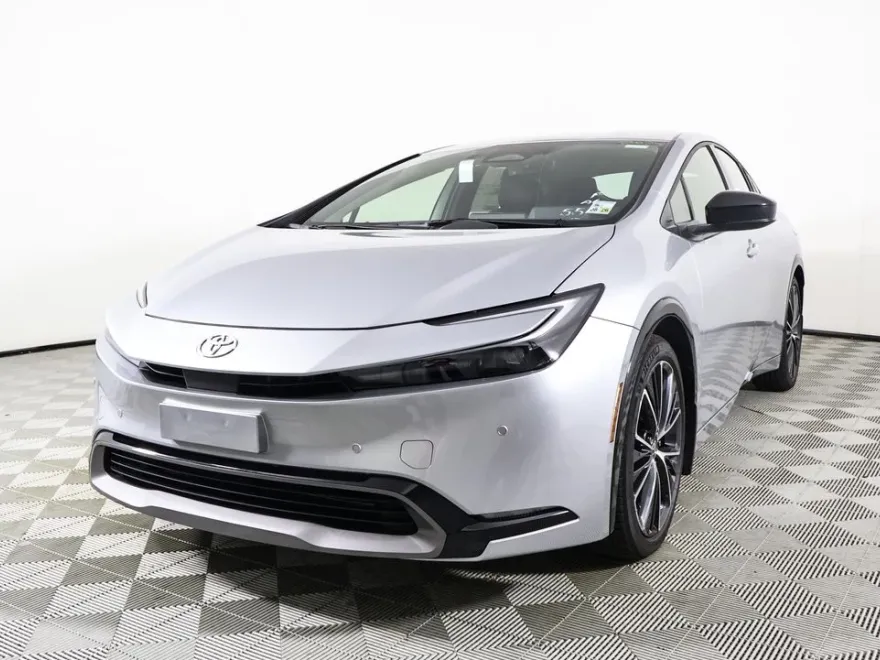 2026 Toyota Prius XLE photo 1