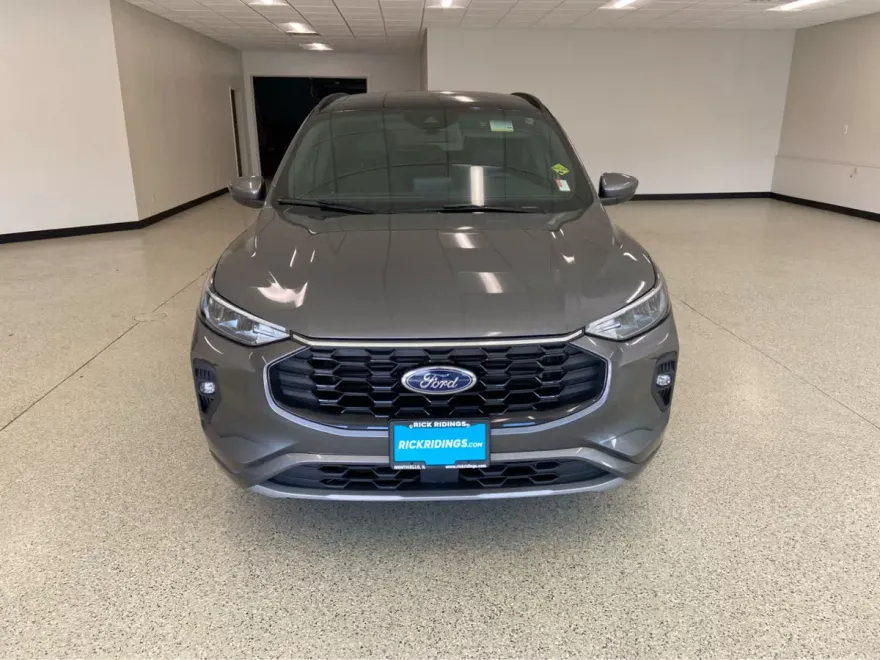 2023 Ford Escape ST-Line Select photo 1