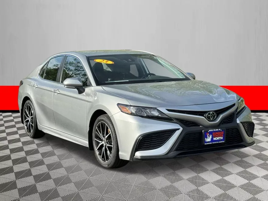 2023 Toyota Camry SE photo 1