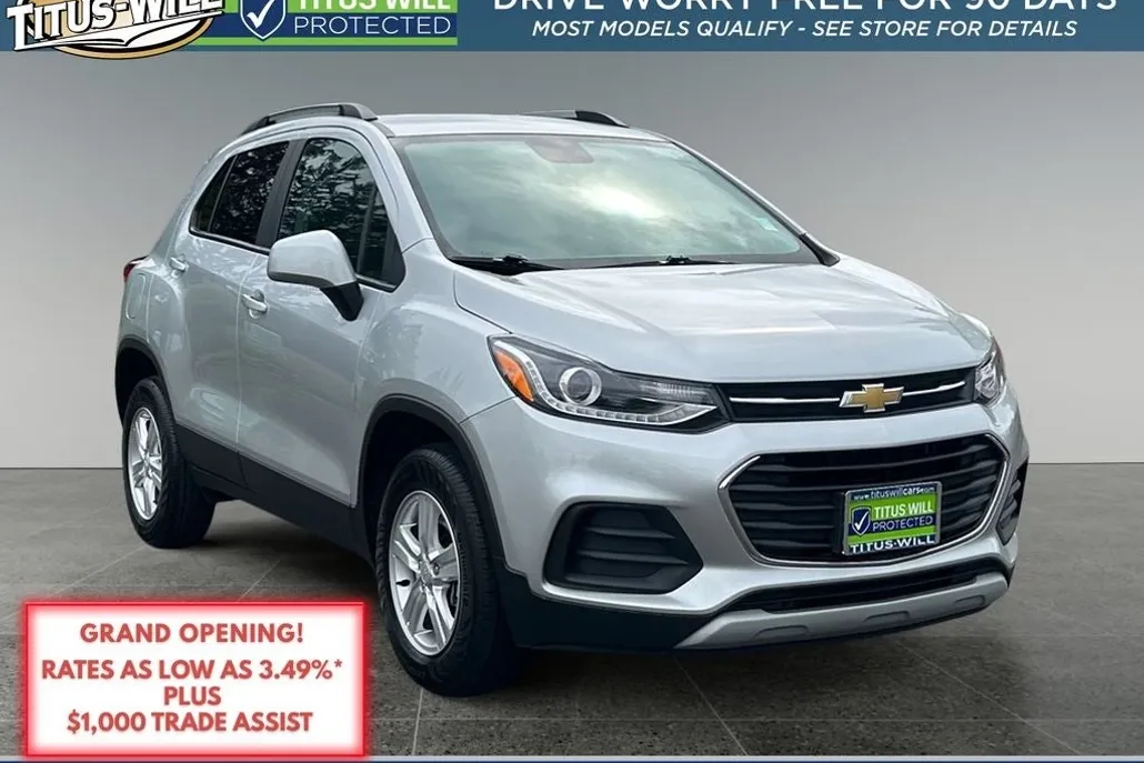 2022 Chevrolet Trax LT photo 1