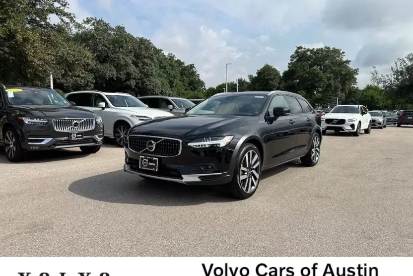 2025 Volvo V90 Cross Country Plus B6 AWD photo 1