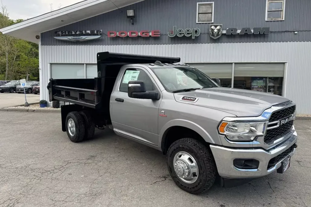 2024 Ram 3500 Tradesman photo 1