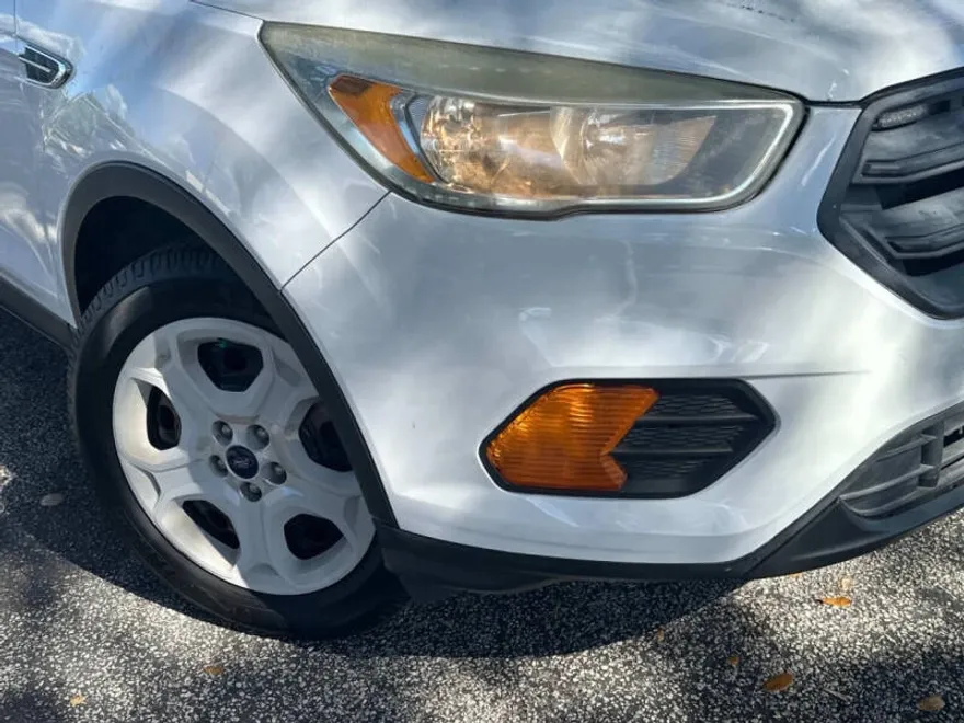 2017 Ford Escape S photo 1