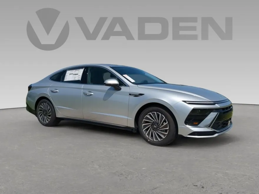 2025 Hyundai Sonata Hybrid SEL photo 1
