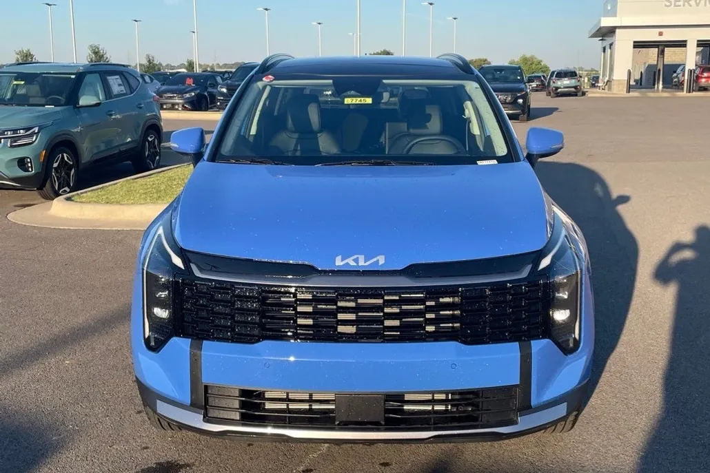2026 Kia Sportage EX photo 1