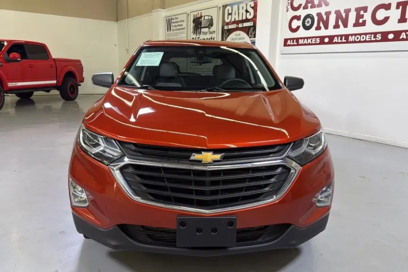 2020 Chevrolet Equinox LS photo 1