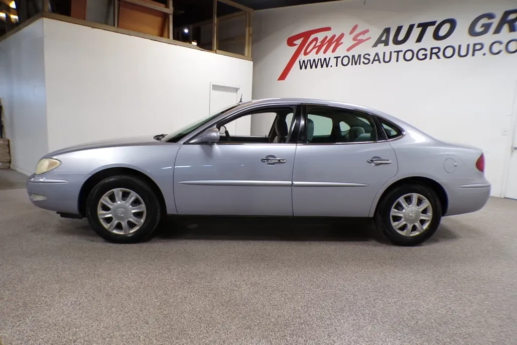 2005 Buick LaCrosse CX photo 1