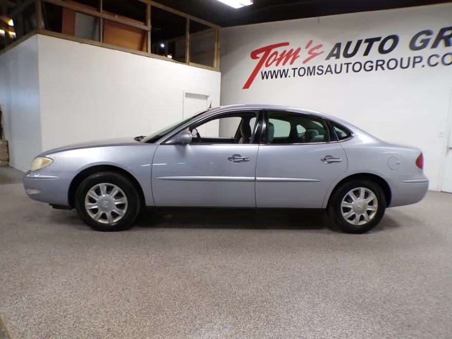 2005 Buick LaCrosse CX photo 1