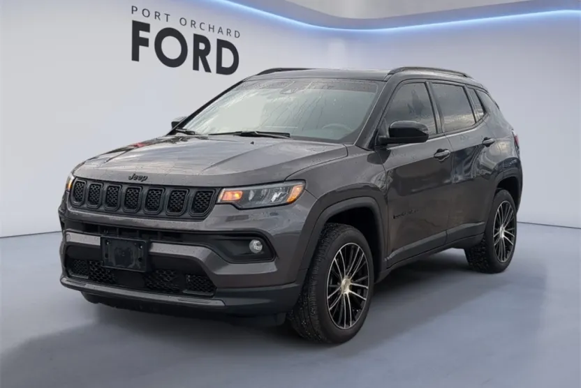 2023 Jeep Compass Altitude photo 1