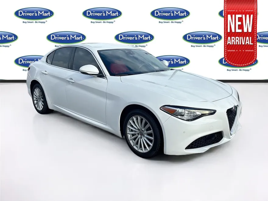 2021 Alfa Romeo Giulia photo 1