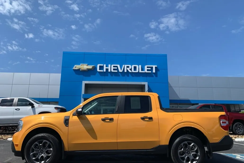 2023 Ford Maverick XLT photo 1