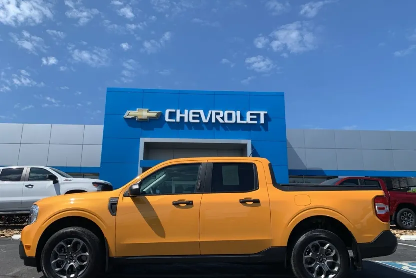 2023 Ford Maverick XLT photo 1