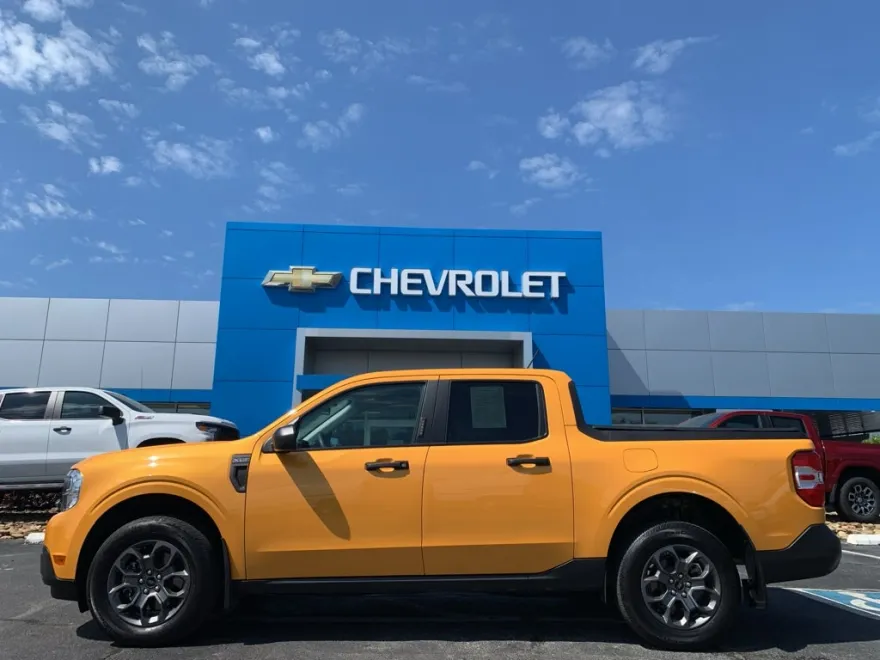 2023 Ford Maverick XLT photo 1