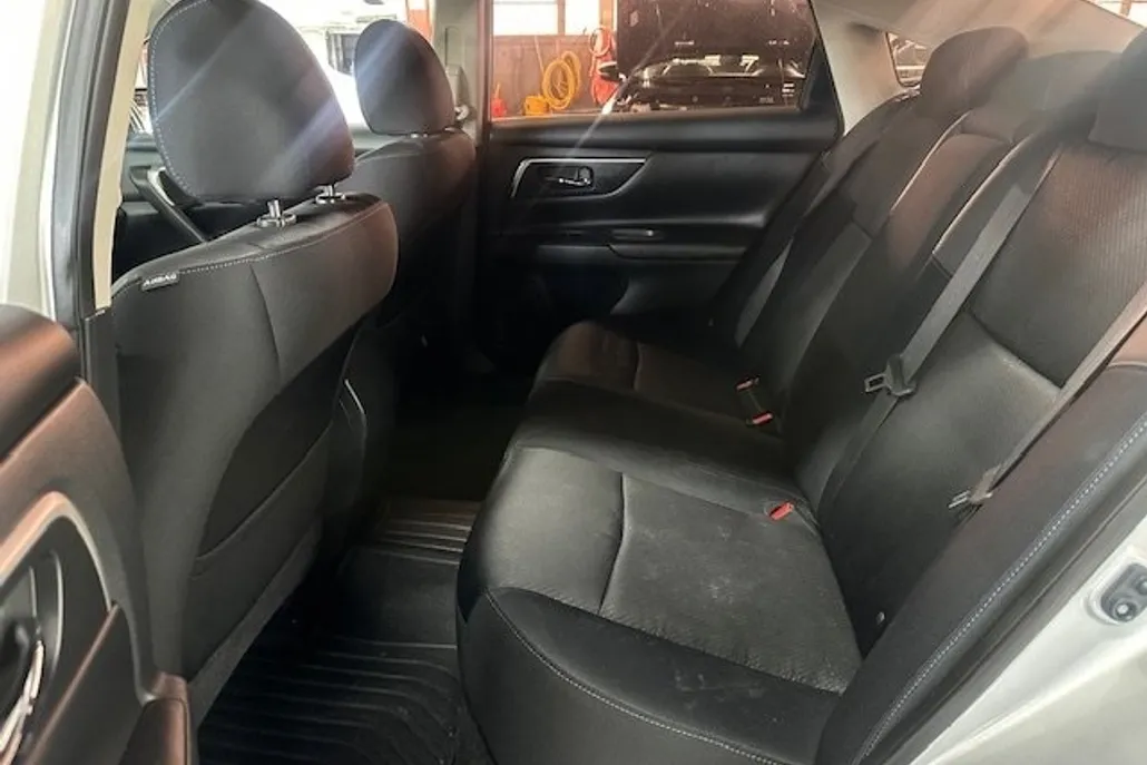 2017 Nissan Altima 2.5 SR photo 1