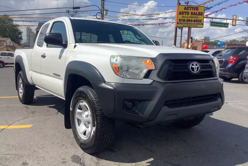 2012 Toyota Tacoma V6 Access Cab 4x4 photo 1