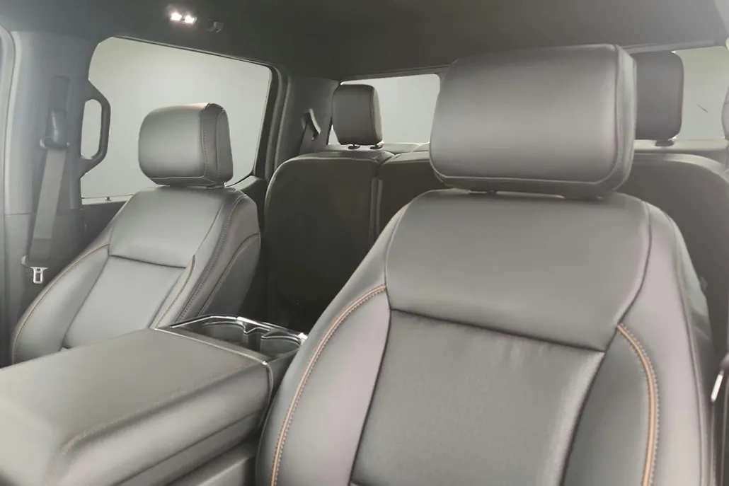 2025 Ford F-150 Lariat photo 3