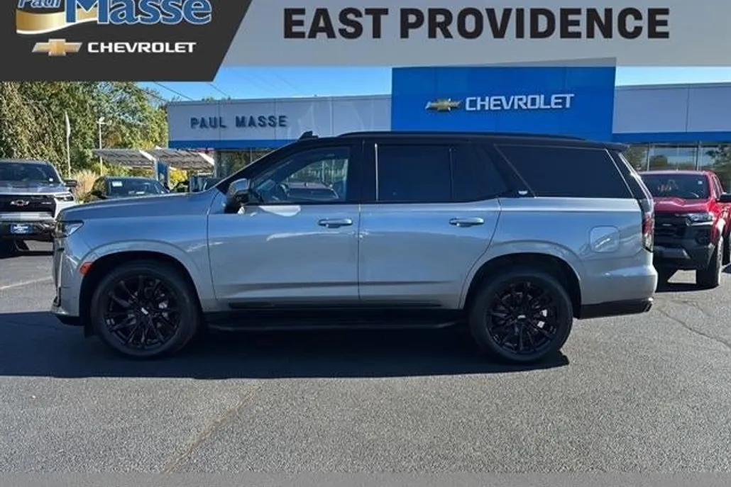 2024 Cadillac Escalade Base photo 1