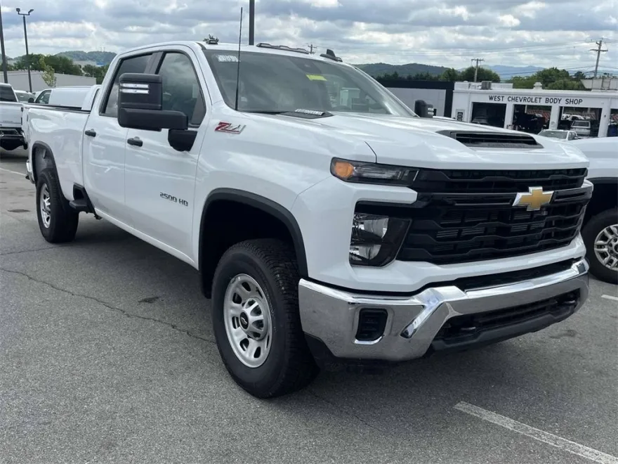 2024 Chevrolet Silverado 2500HD photo 1