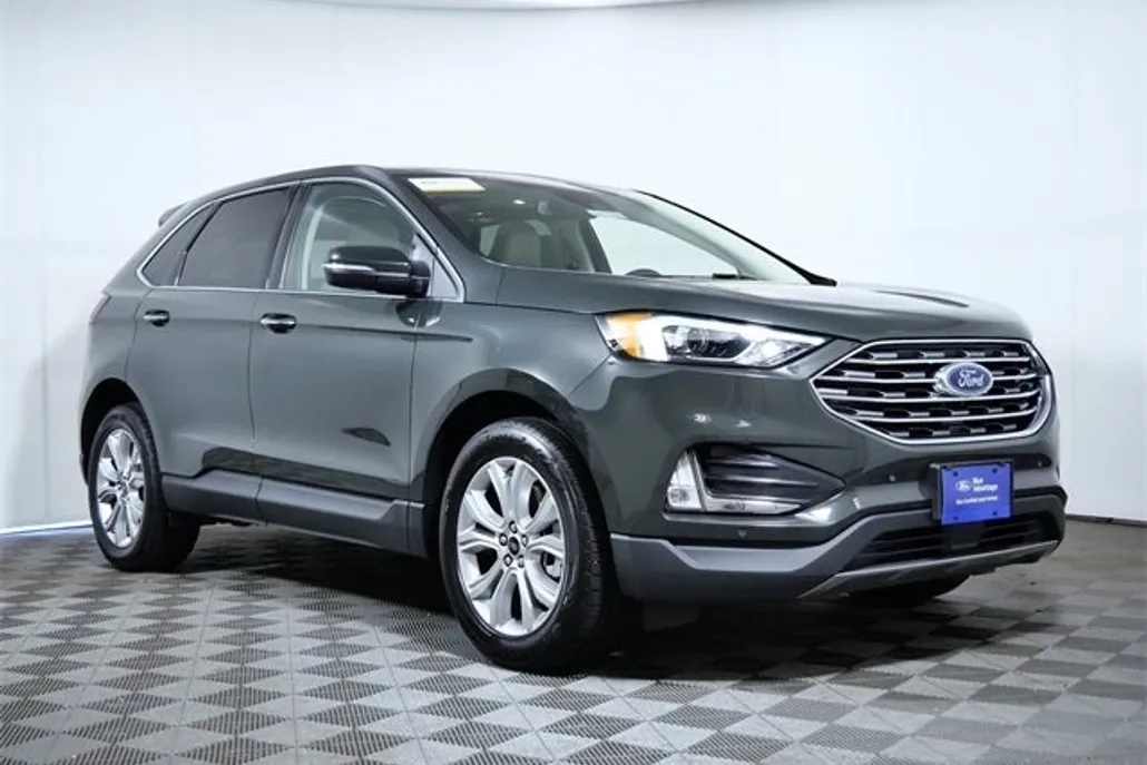 2024 Ford Edge Titanium photo 1