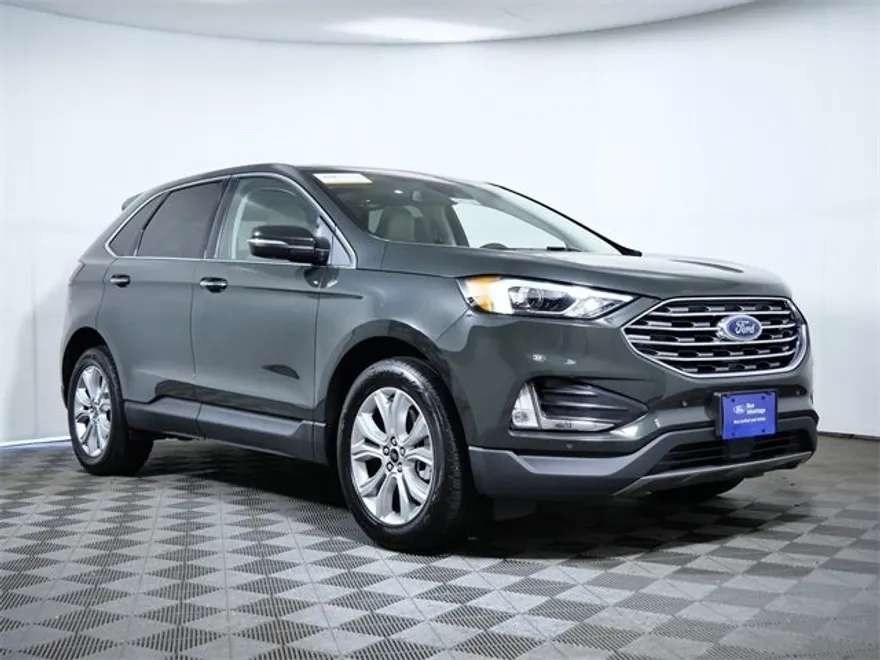 2024 Ford Edge Titanium photo 1