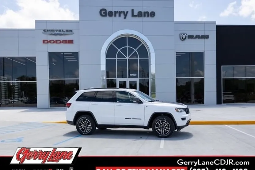 2021 Jeep Grand Cherokee Trailhawk photo 1