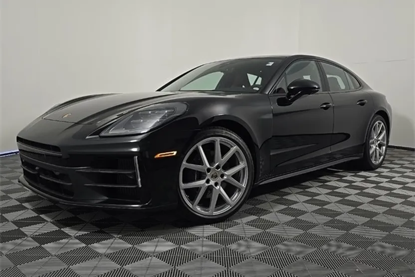 2025 Porsche Panamera 4 photo 1