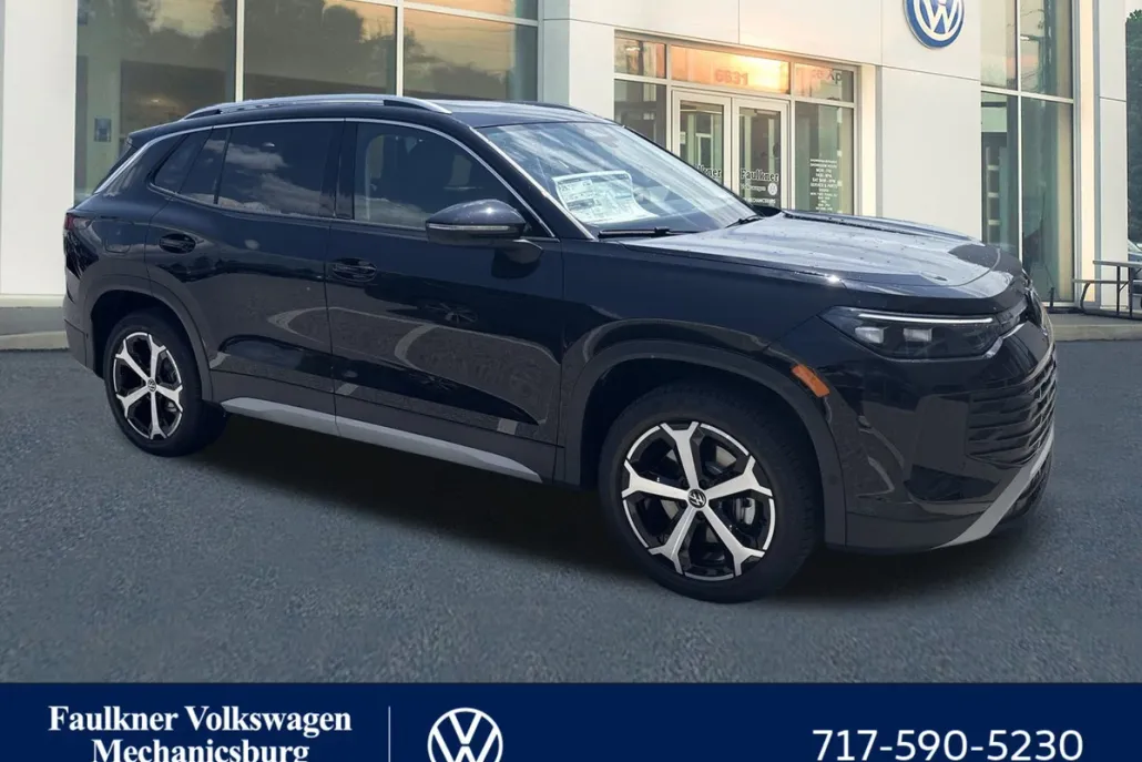 2025 Volkswagen Tiguan SE photo 1