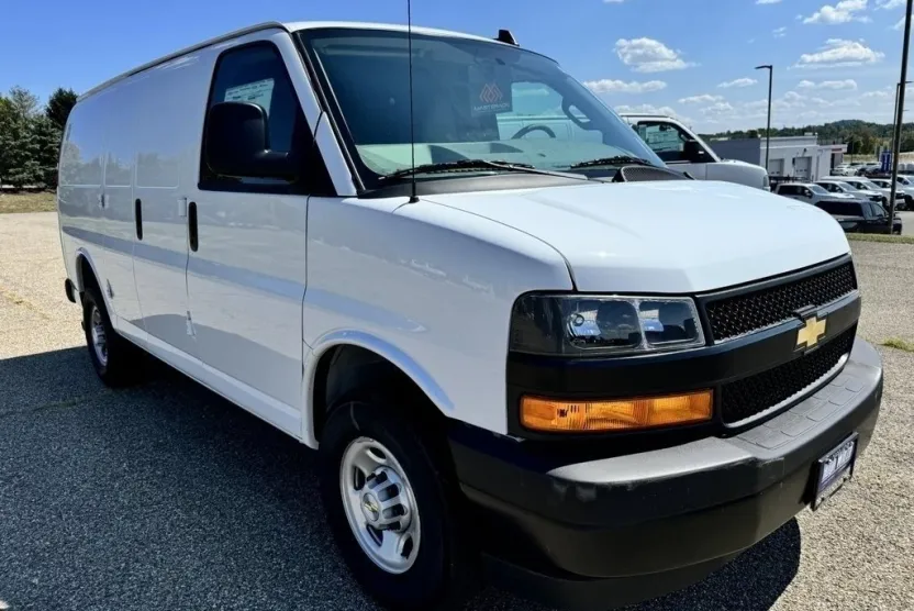 2025 Chevrolet Express Cargo Van photo 1