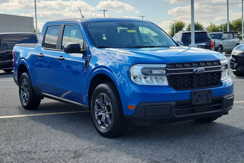 2022 Ford Maverick XLT photo 1