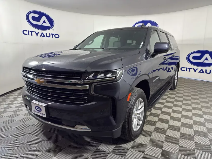 2023 Chevrolet Suburban 1500 LT photo 1