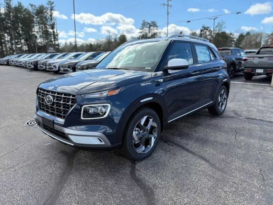 2025 Hyundai Venue Limited photo 1