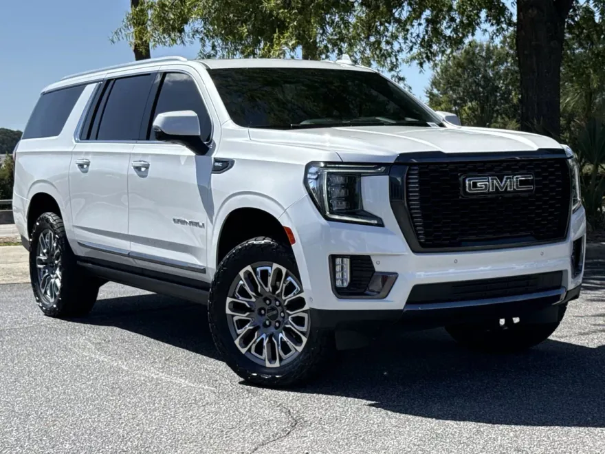 2023 Gmc Yukon XL Denali Ultimate photo 1