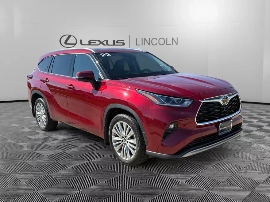 2022 Toyota Highlander Platinum photo 1