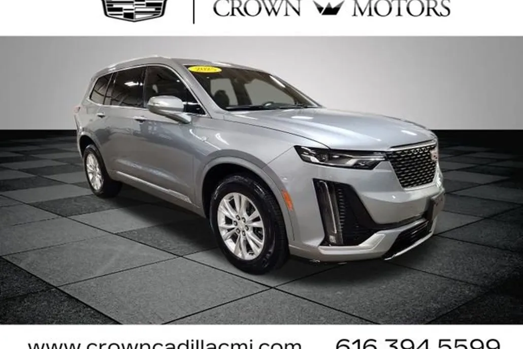 2025 Cadillac XT6 Luxury photo 1