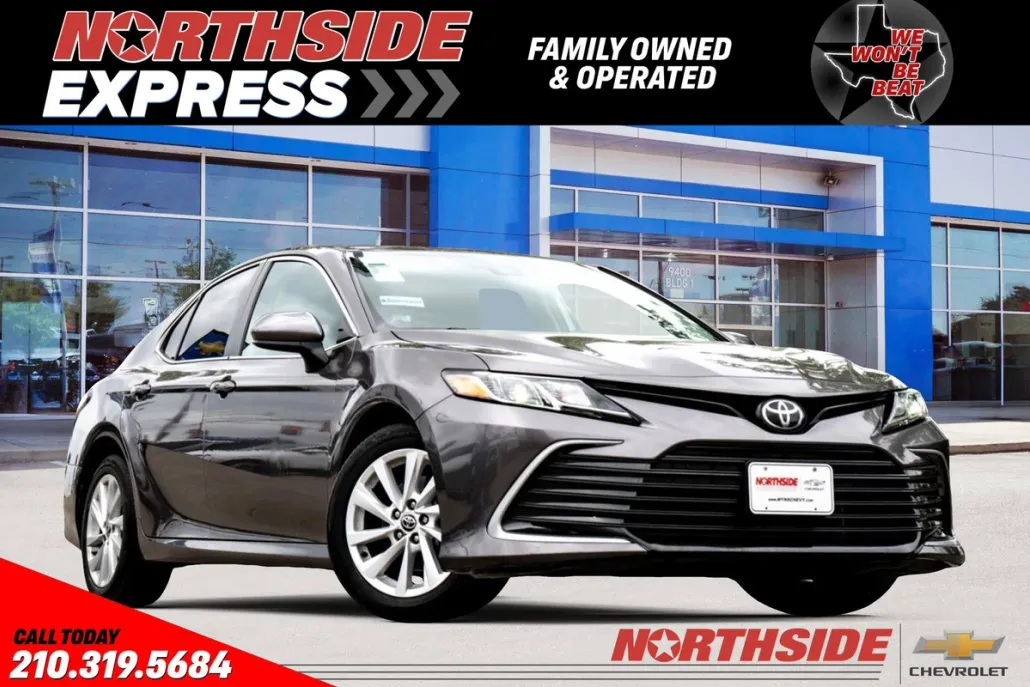 2022 Toyota Camry LE photo 1