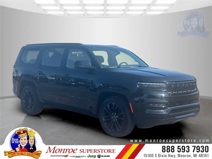 2023 Jeep Grand Wagoneer III photo 1