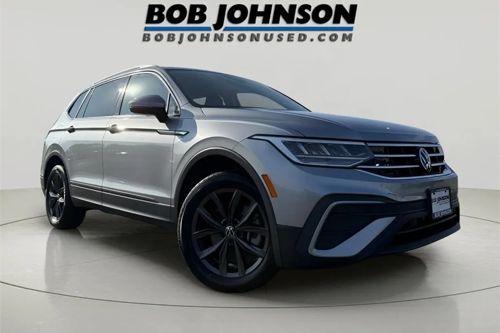 2022 Volkswagen Tiguan SE photo 1