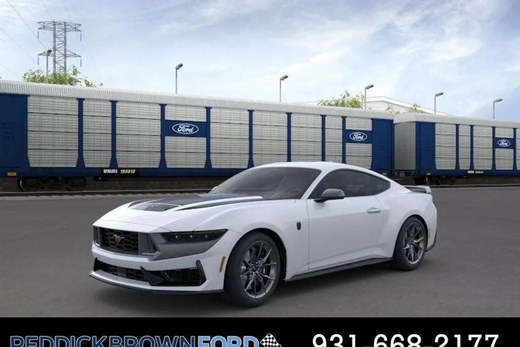 2025 Ford Mustang Dark Horse photo 1
