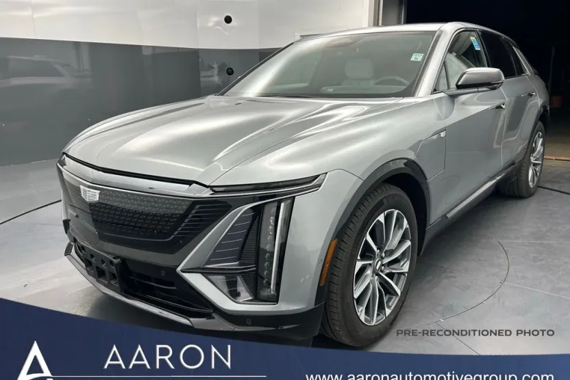 2024 Cadillac Lyriq Sport photo 1