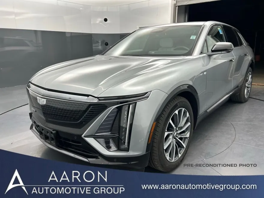 2024 Cadillac Lyriq Sport photo 1