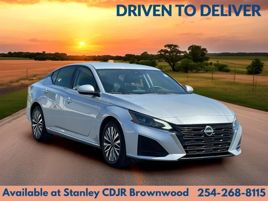 2023 Nissan Altima 2.5 SV photo 1