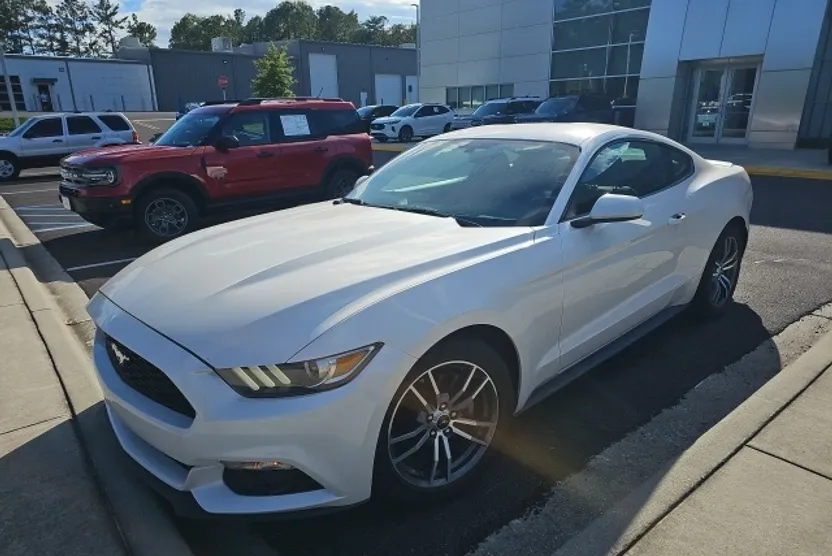 2017 Ford Mustang EcoBoost photo 1