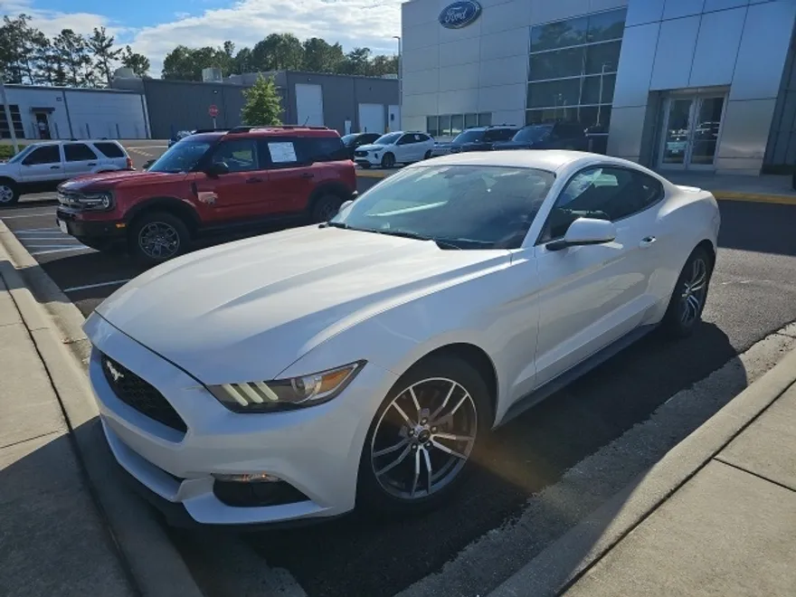 2017 Ford Mustang EcoBoost photo 1