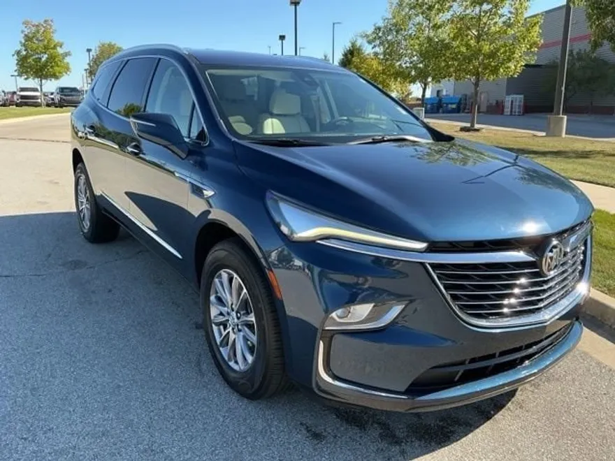 2023 Buick Enclave Essence photo 1