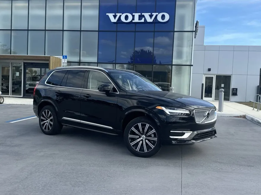 2025 Volvo XC90 Plus photo 1