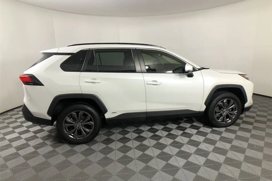 2022 Toyota RAV4 Hybrid XLE Premium photo 1
