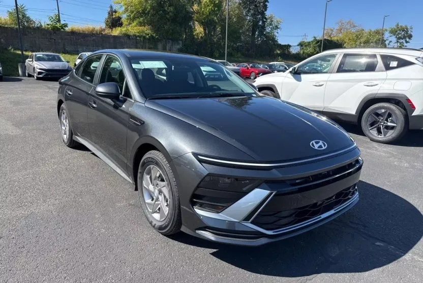 2026 Hyundai Sonata SE photo 1