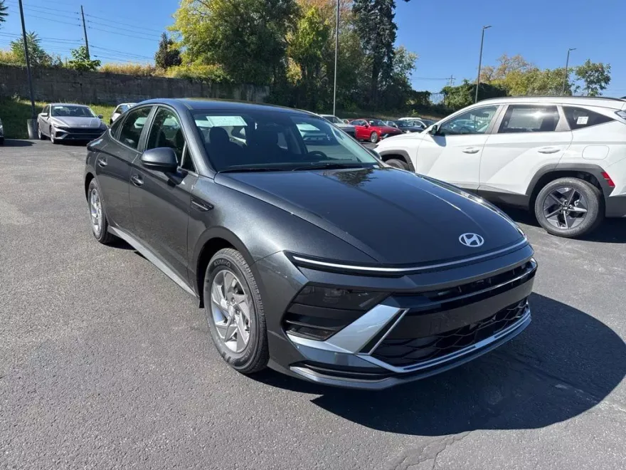 2026 Hyundai Sonata SE photo 1