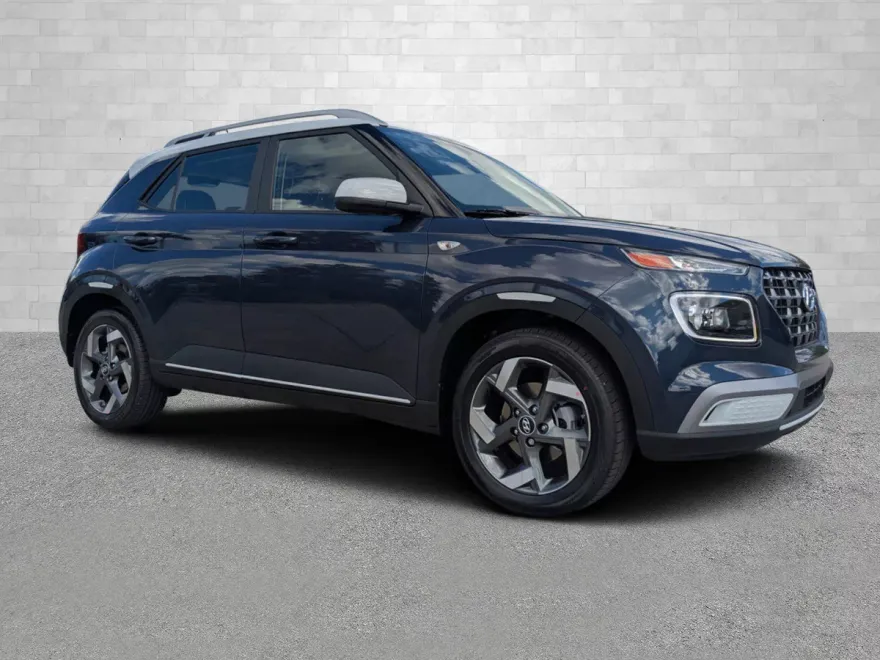 2025 Hyundai Venue Limited photo 1